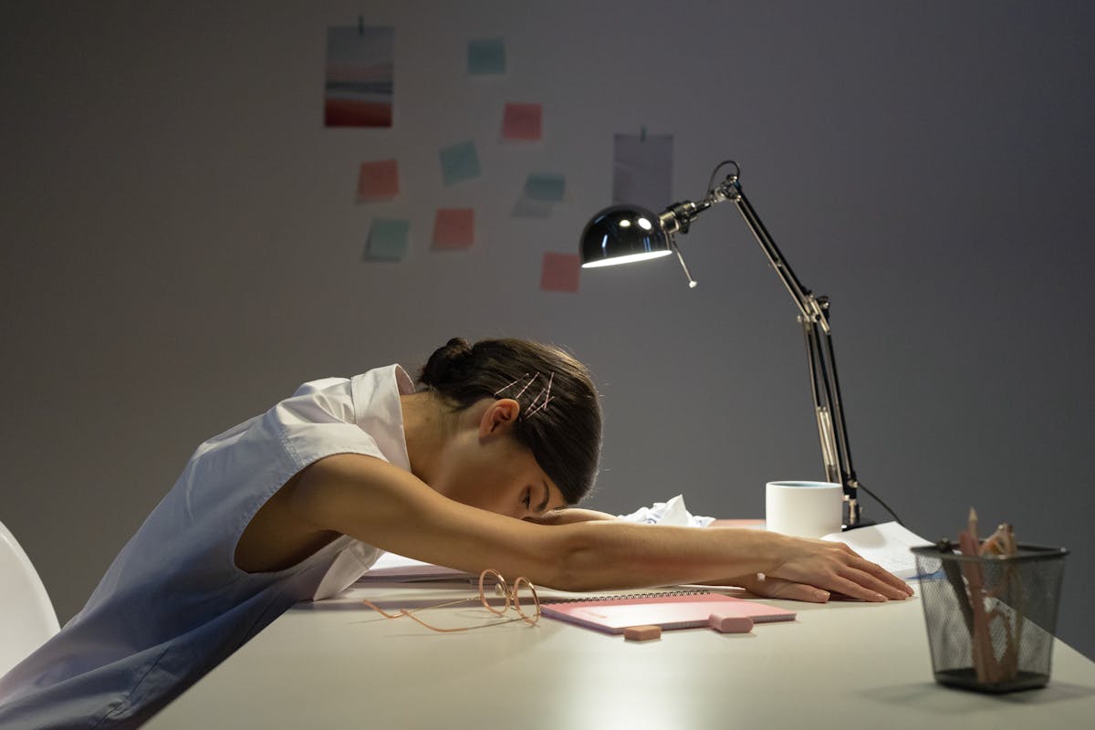 Night Shift Sleep Schedule — A Survival Guide From Someone Who Worked Graveyard for Three Years